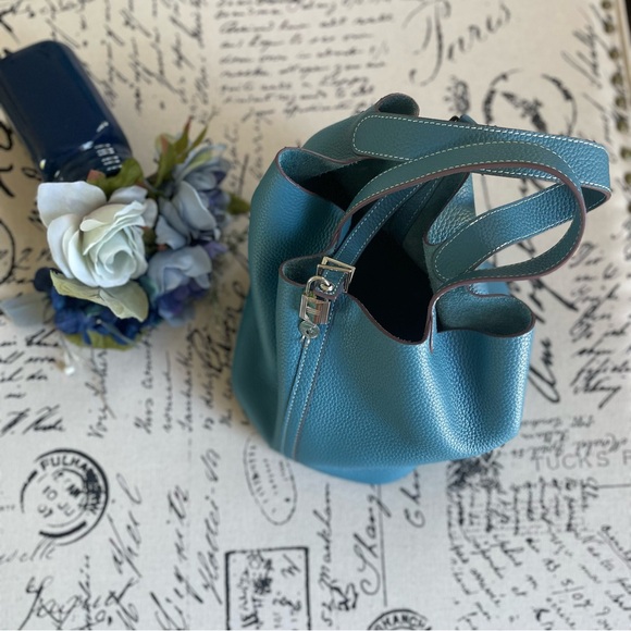 Picotin 18 Taurillon Clémence in Bleu Jean Leather with Palladium Hardware - Picture 4 of 14